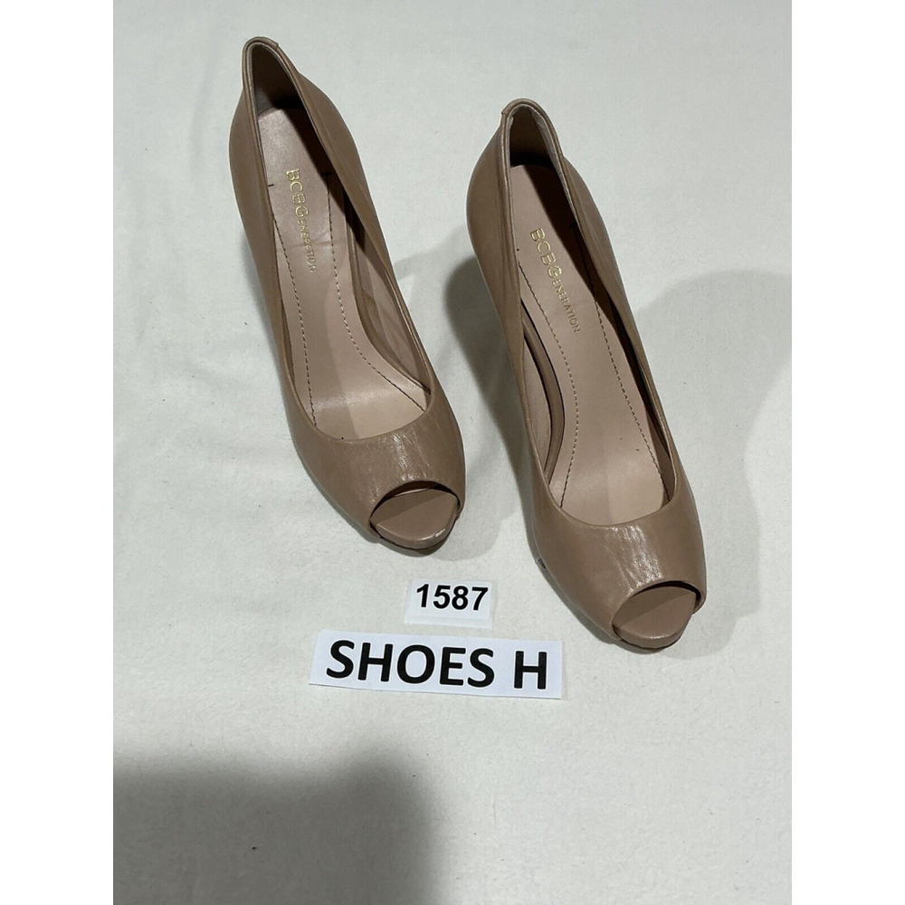 Woman’s BCNGeneration Brazen Tan Leather Peep Toe High Heel Pumps 6.5 B